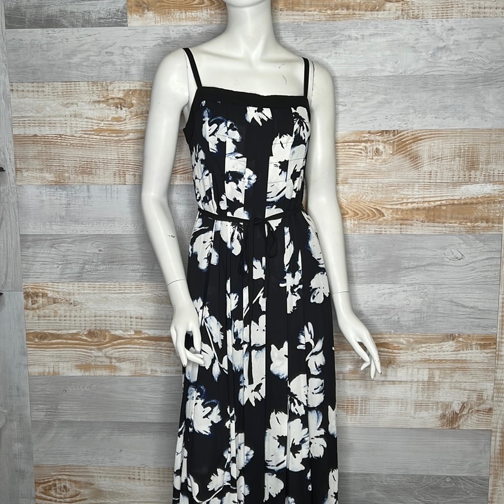 White House Black Market floral maxi dress size 6